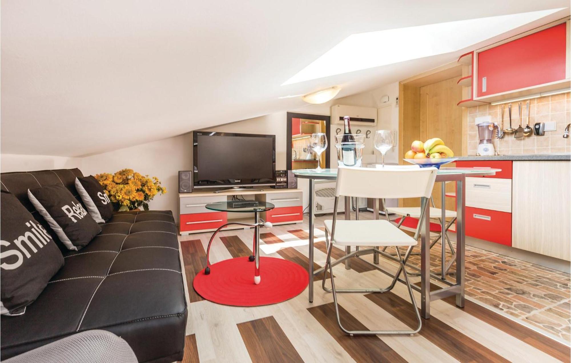 Beautiful Apartment In Opatija With Kitchen Buitenkant foto